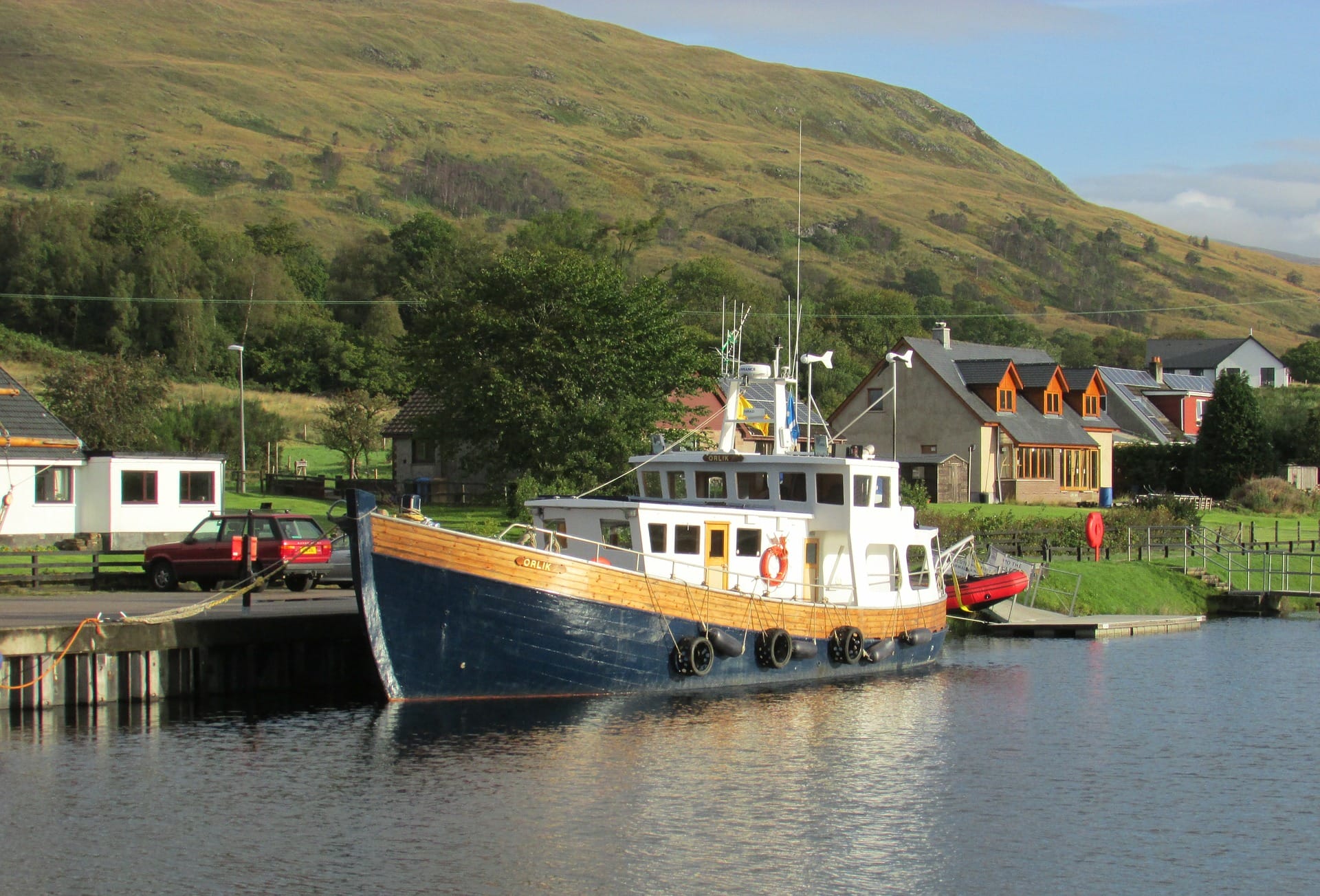 caledonian-canal-boot
